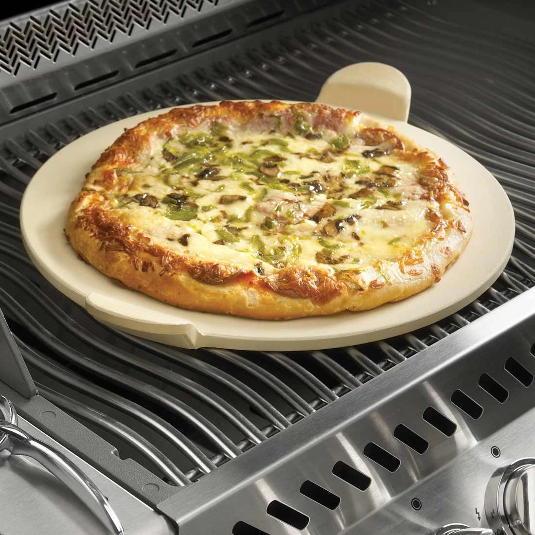 Napoleon PRO Pizzastein Mit Schneideroller 2 Napoleon PRO Pizzastein Mit Schneideroller – Bild 2